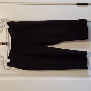 Kim Rogers Black Capris in 6 Petite